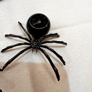 New onyx and metal spider